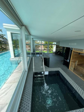 Villa Bauhaus Dream Deluxe T, Siofok